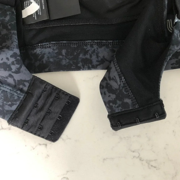 Lole Activewear Med/High Impact Moulded Cups Print Sports Bra Top Gray Blk Sz M - Picture 7 of 10